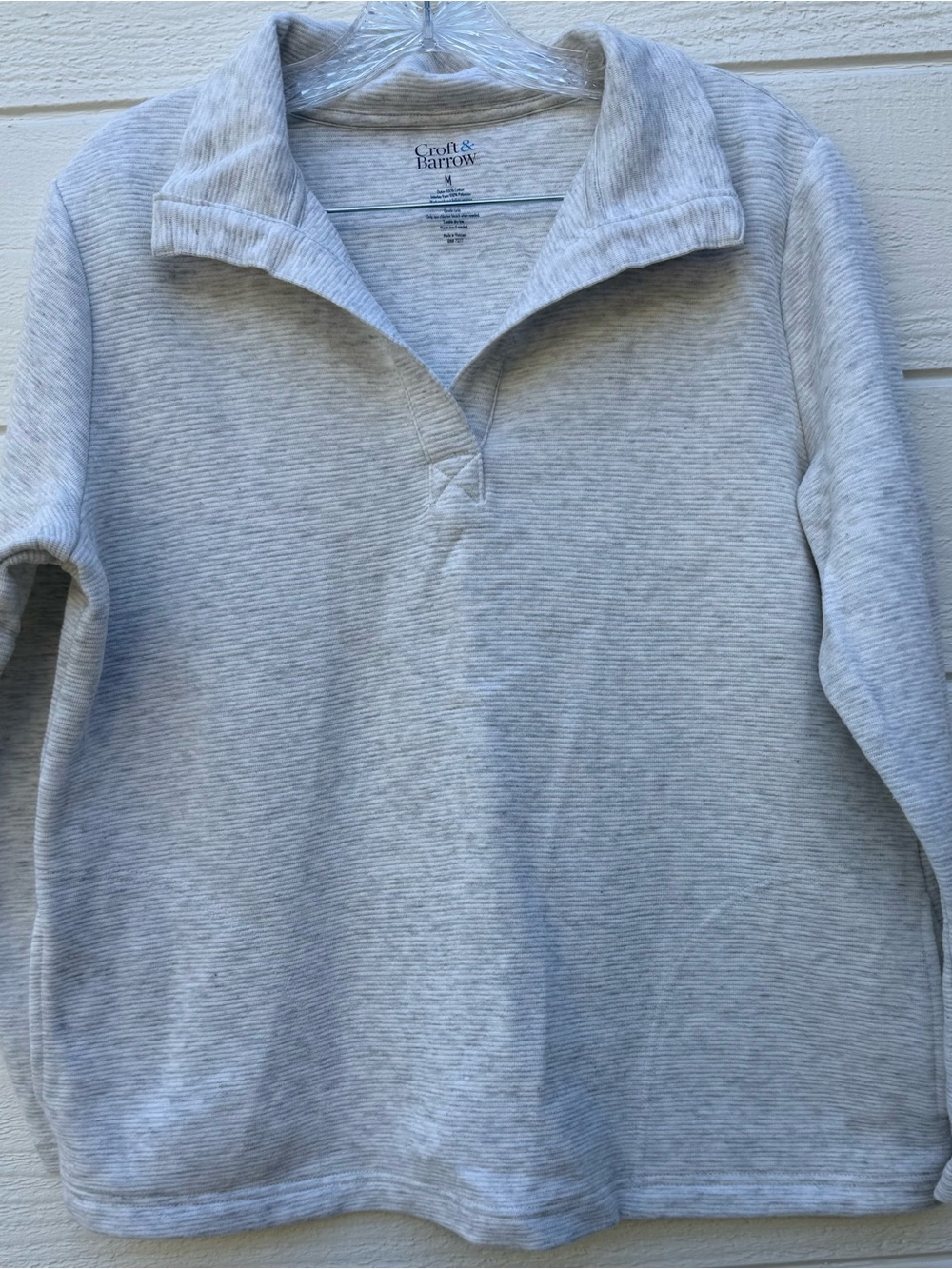 croft & barrow Heather Light Gray (Woman’s) Pullover Sweatshirt With Pockets.